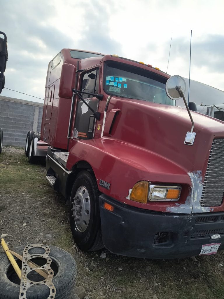 Kenworth T600 aerocab 2006