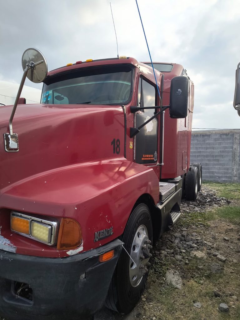 Kenworth T600 aerocab 2006