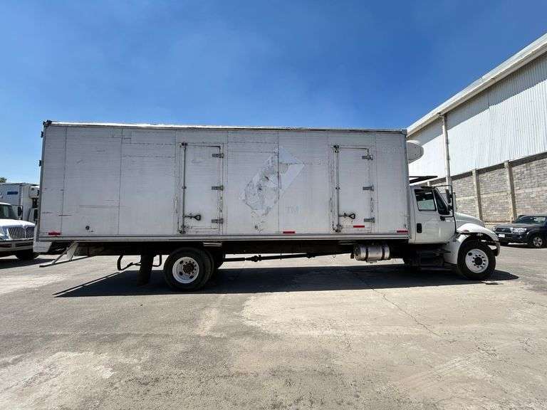 Camión DARASTAR Rabon Automatico de 2 Ejes de 15 ton acondicionado con TERMO KING Marca INTERNATIONAL Modelo 2016 Serie 3HAMMAARXGL226208 No. Eco RA017 con caja refrigerada Marca RENO