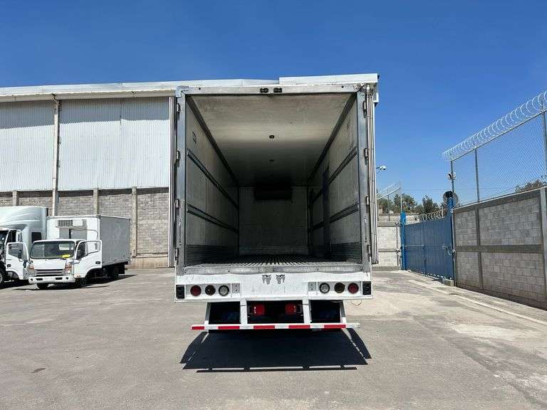Camión DARASTAR Rabon Automatico de 2 Ejes de 15 ton acondicionado con TERMO KING Marca INTERNATIONAL Modelo 2016 Serie 3HAMMAARXGL226208 No. Eco RA017 con caja refrigerada Marca RENO