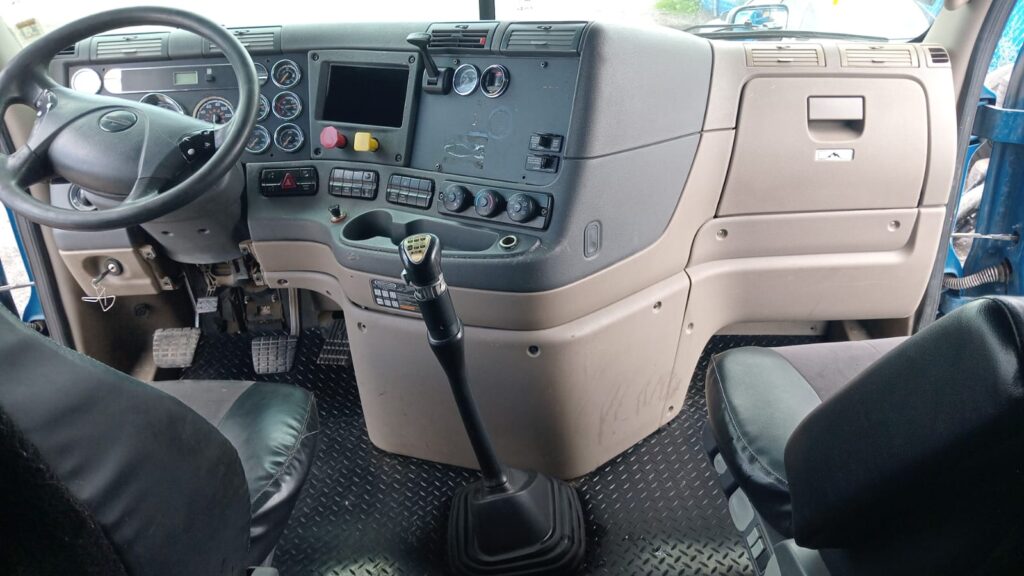 FREIGHLINER CASCADIA 2016