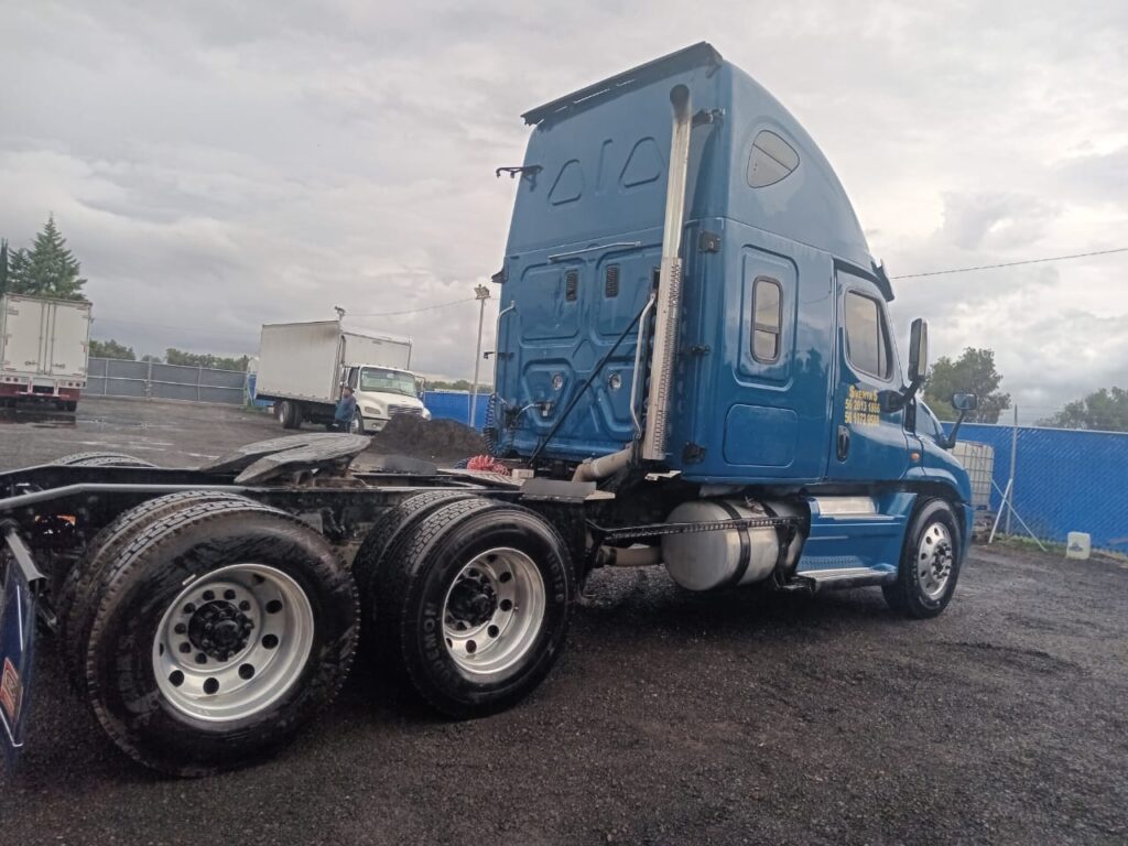 FREIGHLINER CASCADIA 2016