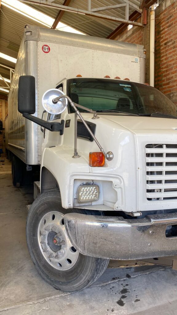 chevrolet kodiak C6500 2005 con rampa hidraulica