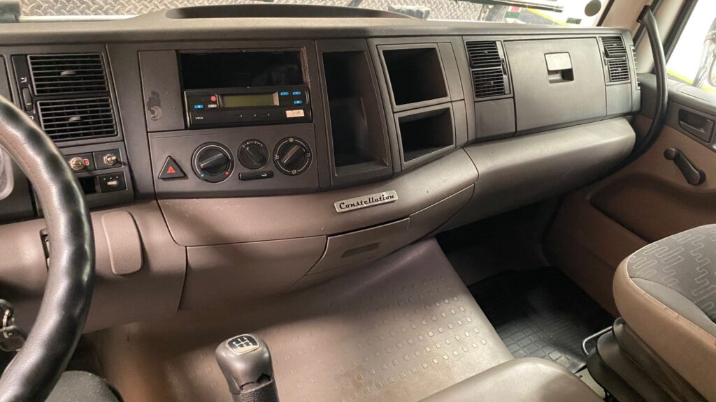 Volkswagen Constellation 17.280 Advantech 2014