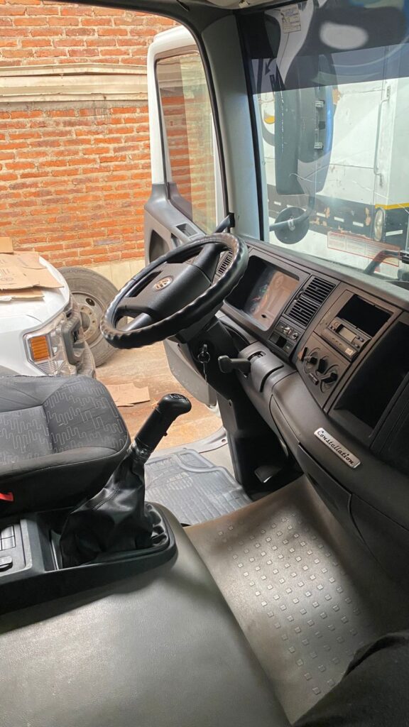 Volkswagen Constellation 17.280 Advantech 2014