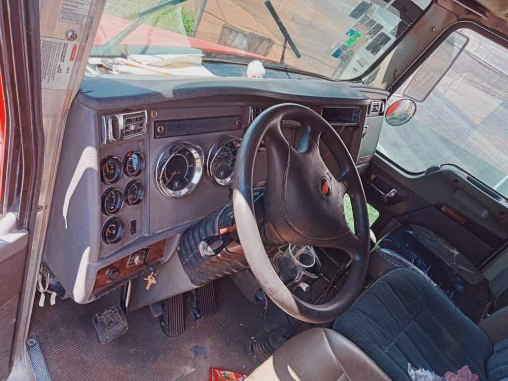CAMION TORTON MARCA KENWORTH CON CAJA SECA EXCELENTES CONDICIONES MECANICAS