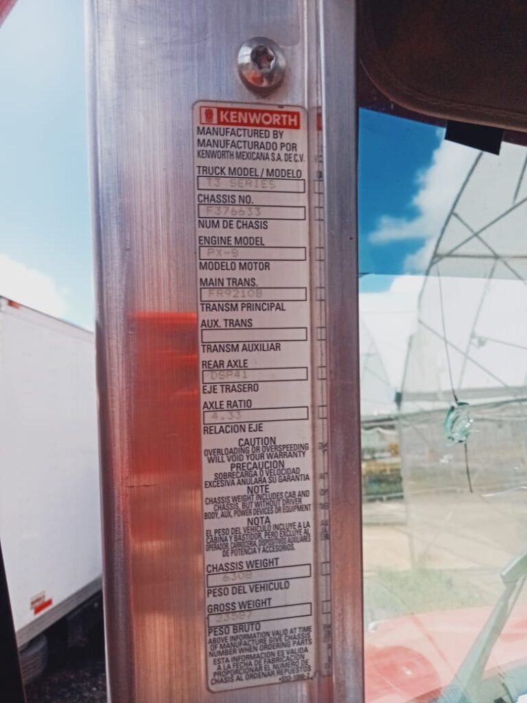 CAMION TORTON MARCA KENWORTH CON CAJA SECA EXCELENTES CONDICIONES MECANICAS