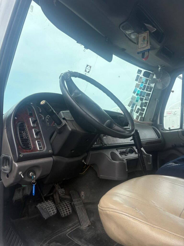 FREIGHTLINER M2 52K 6X4 280HP
