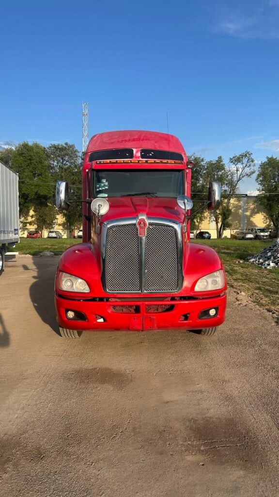 TRACTOCAMION KW T660 2013