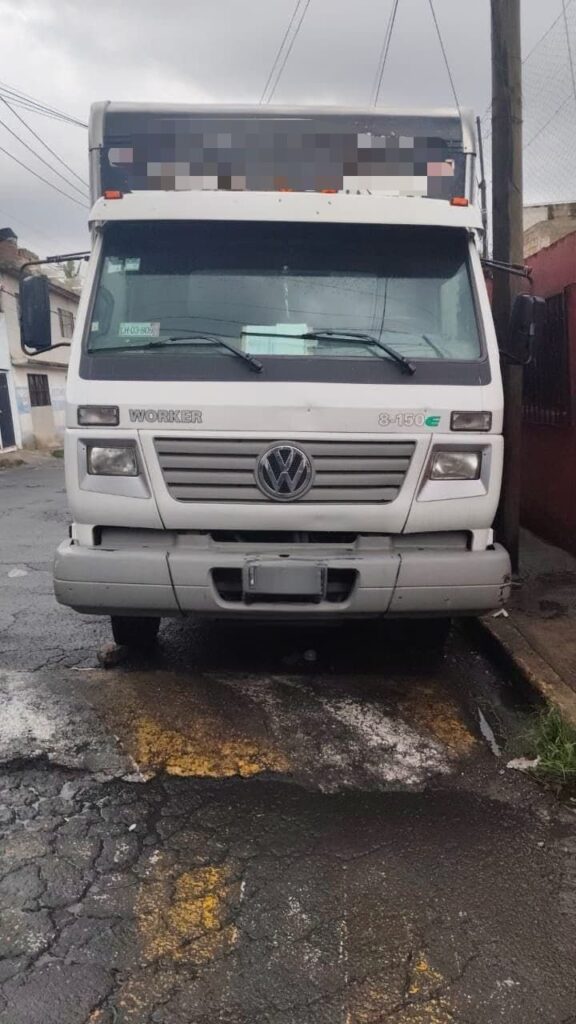 WORKER 8150 DE 5 TONELADAS CON CAJA Y RAMPA