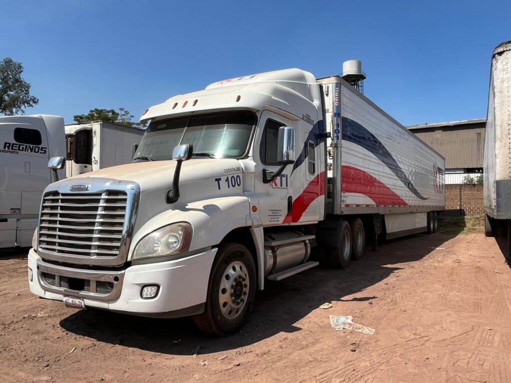 FREIGHTLINER CASCADIA 2015