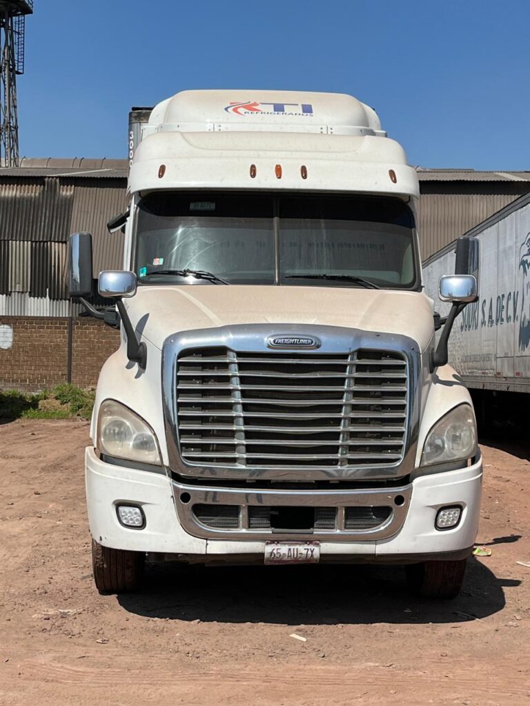 FREIGHTLINER CASCADIA 2015