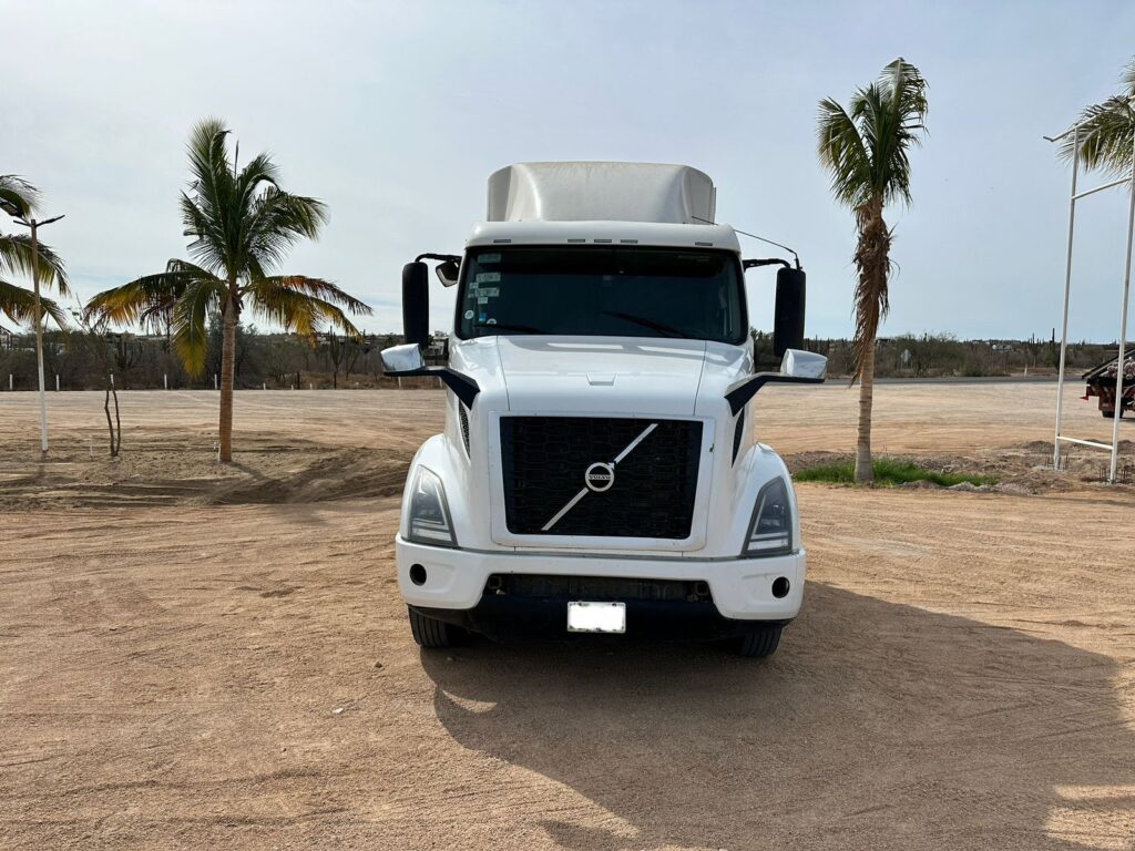 VOLVO VNR 64T 2020