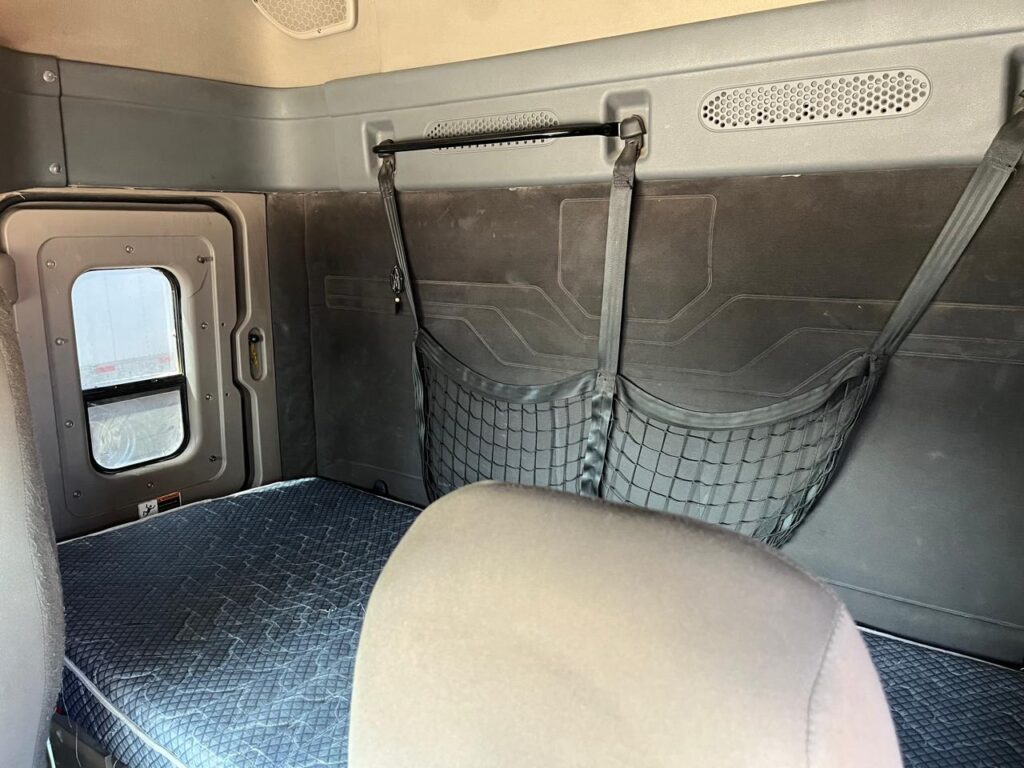 FREIGHTLINER CASCADIA 2015