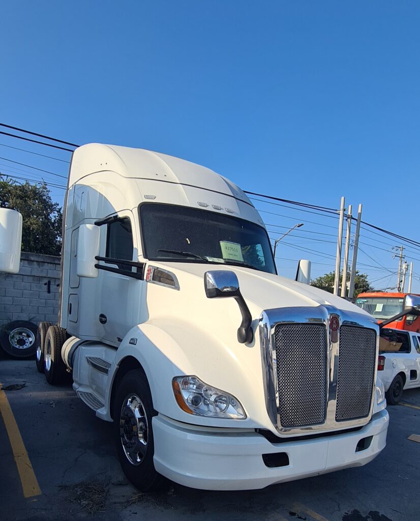 Kenworth T680 2015 ISX 18V 46K LIBRAS