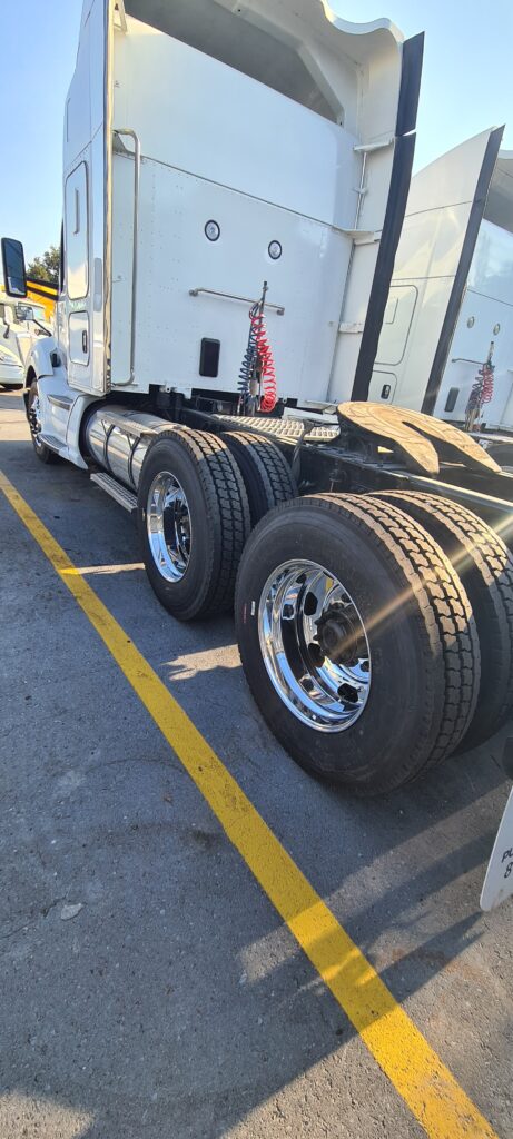 Kenworth T680 2015 ISX 18V 46K LIBRAS