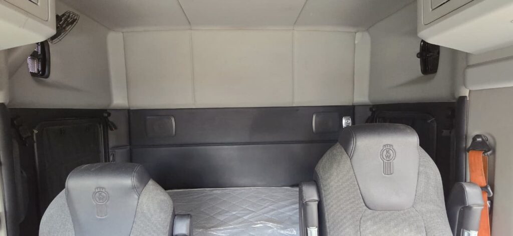 ️Kenworth T-880 2023