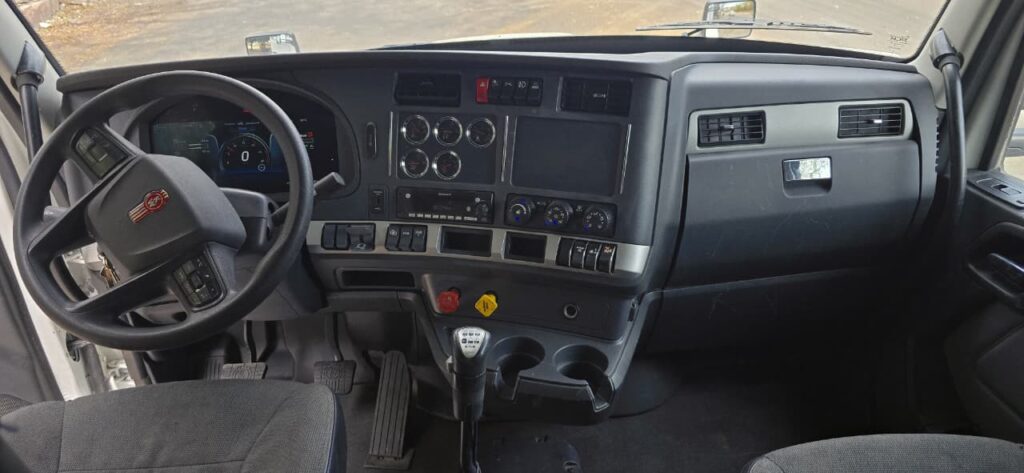 ️Kenworth T-880 2023