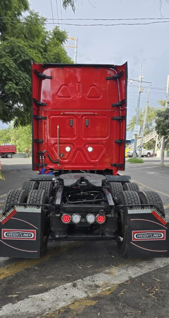 FREIGTLINER NEW CASCADIA 2025