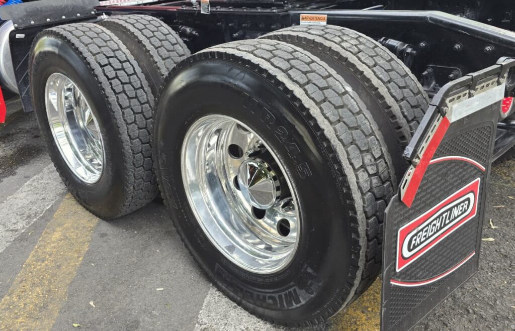 FREIGTLINER NEW CASCADIA 2025