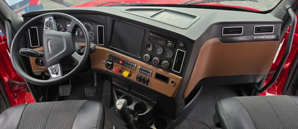 FREIGTLINER NEW CASCADIA 2025