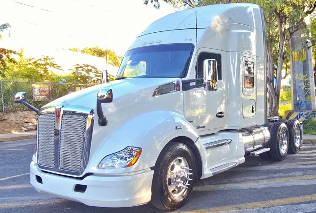 ️Kenworth T-680 2023