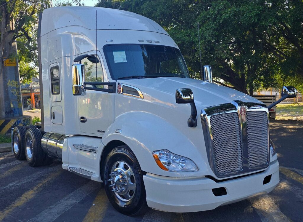️Kenworth T-680 2023