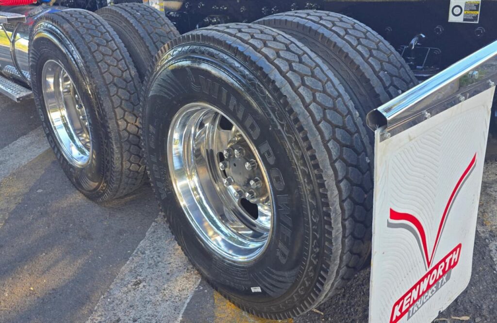 ️Kenworth T-680 2023