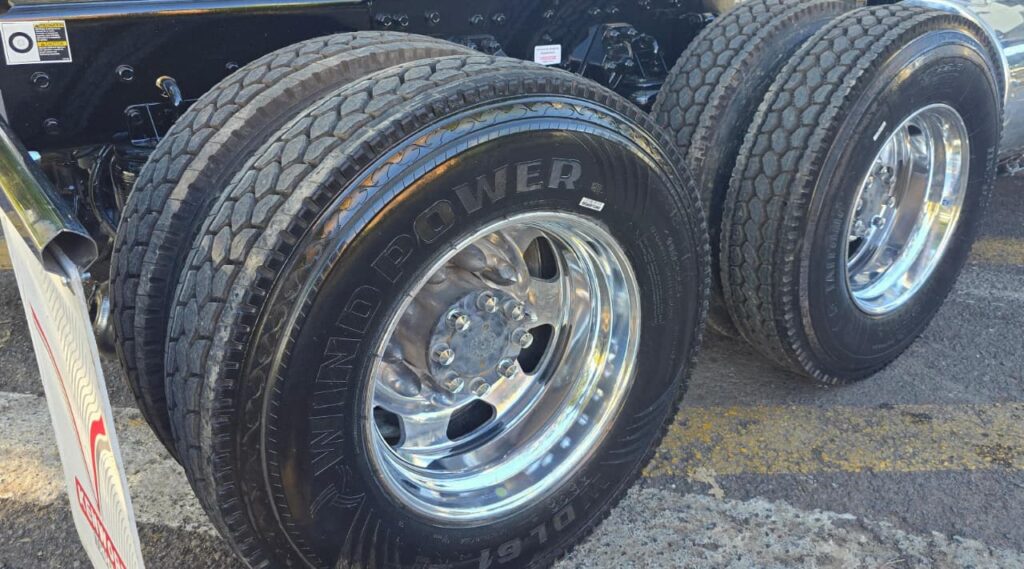 ️Kenworth T-680 2023