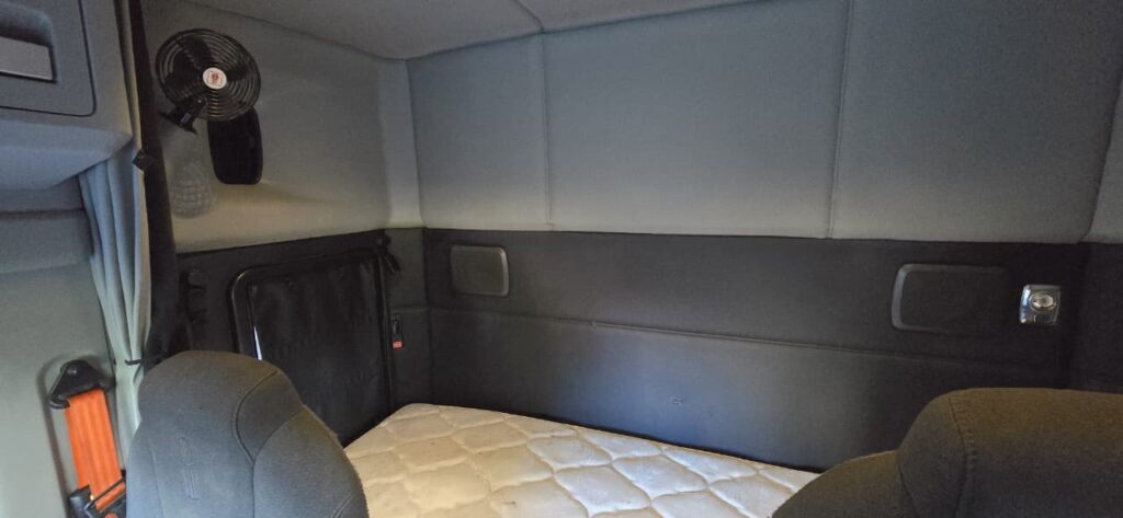 ️Kenworth T-680 2023