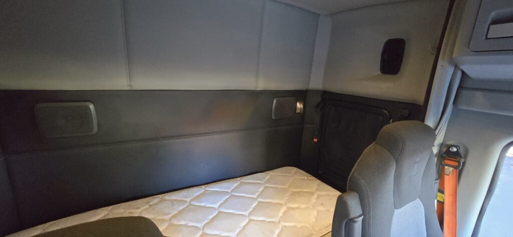 ️Kenworth T-680 2023