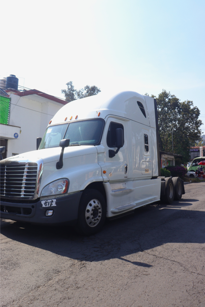Tractocamion Quinta Rueda Freightliner 2015 Modelo Cascadia